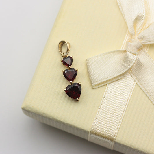 Vintage 9ct Gold Garnet Triple Heart Pendant