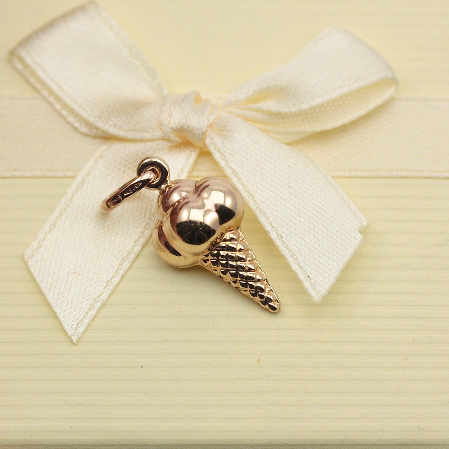 Pre-owned 9ct Gold Puffy Ice Cream Cone Charm, Unoaerre