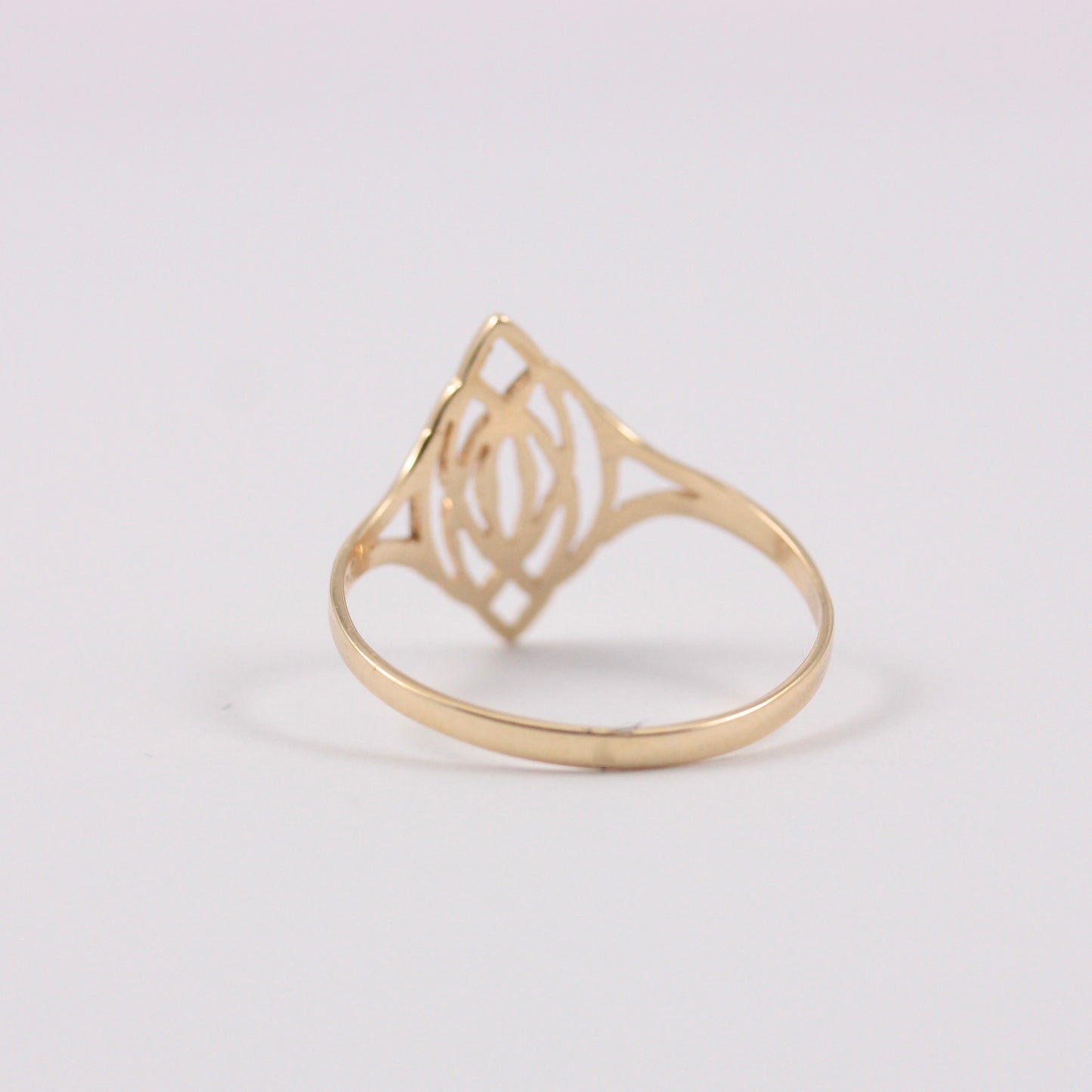 Dainty Vintage 9ct Gold Navette Openwork Ring
