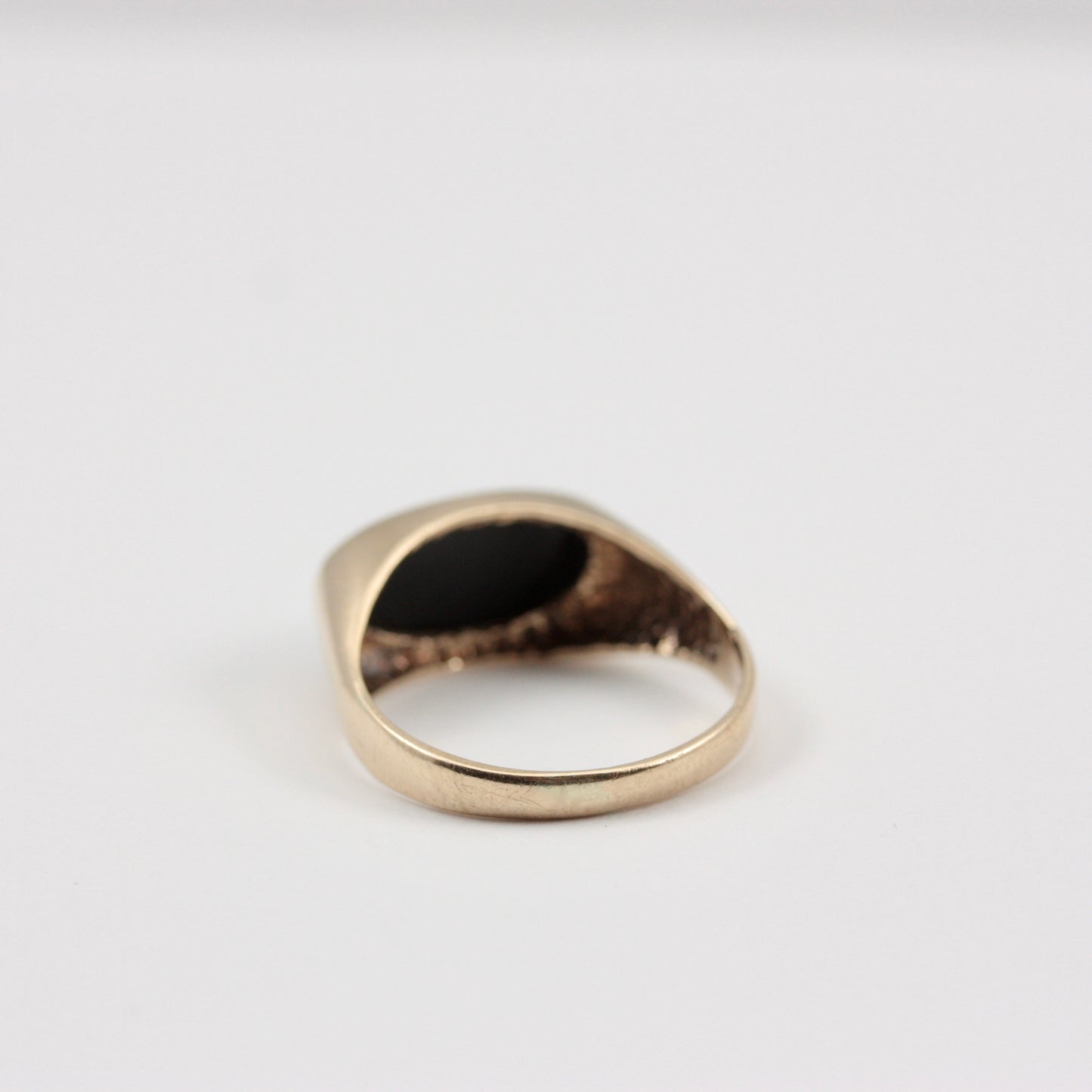 Vintage 9ct Gold Oval Onyx Ring in High Setting, 1977