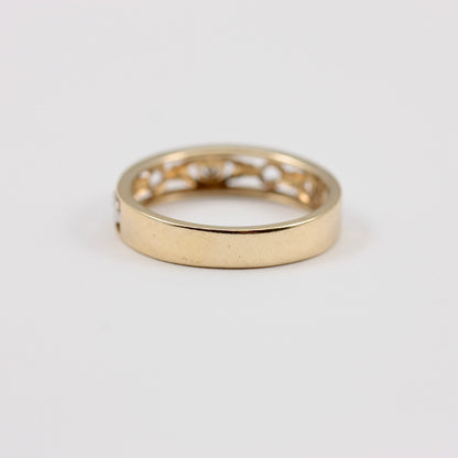 Pre-owned 9ct Two Tone Claddagh Band with Diamonds and Inscription