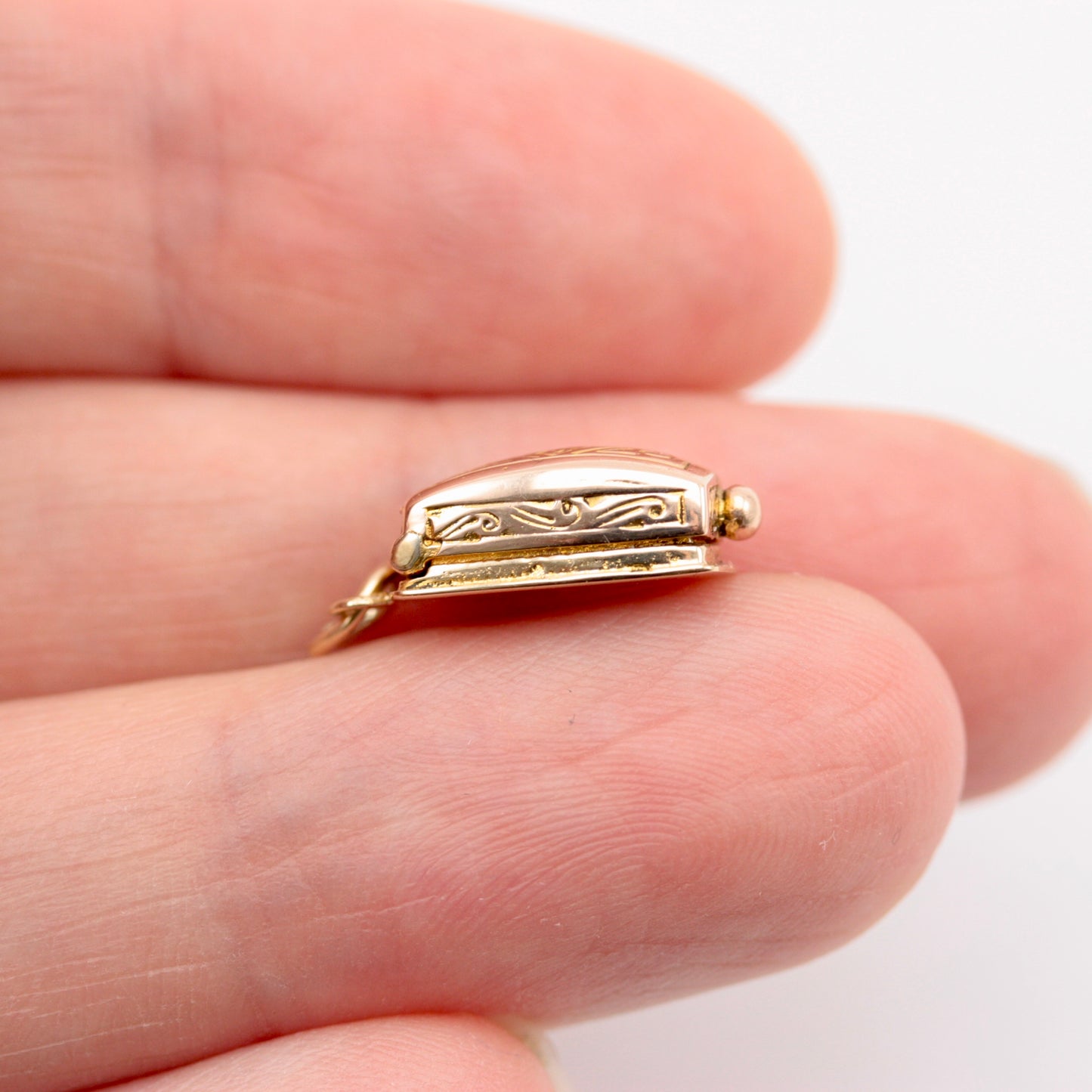 Vintage 9ct Gold Opening Engagement Ring Box Charm, 1952