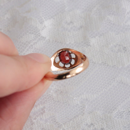 Antique 9ct Gold Belcher Set Garnet Solitaire Ring, 1916