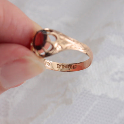 Antique 9ct Gold Belcher Set Garnet Solitaire Ring, 1916