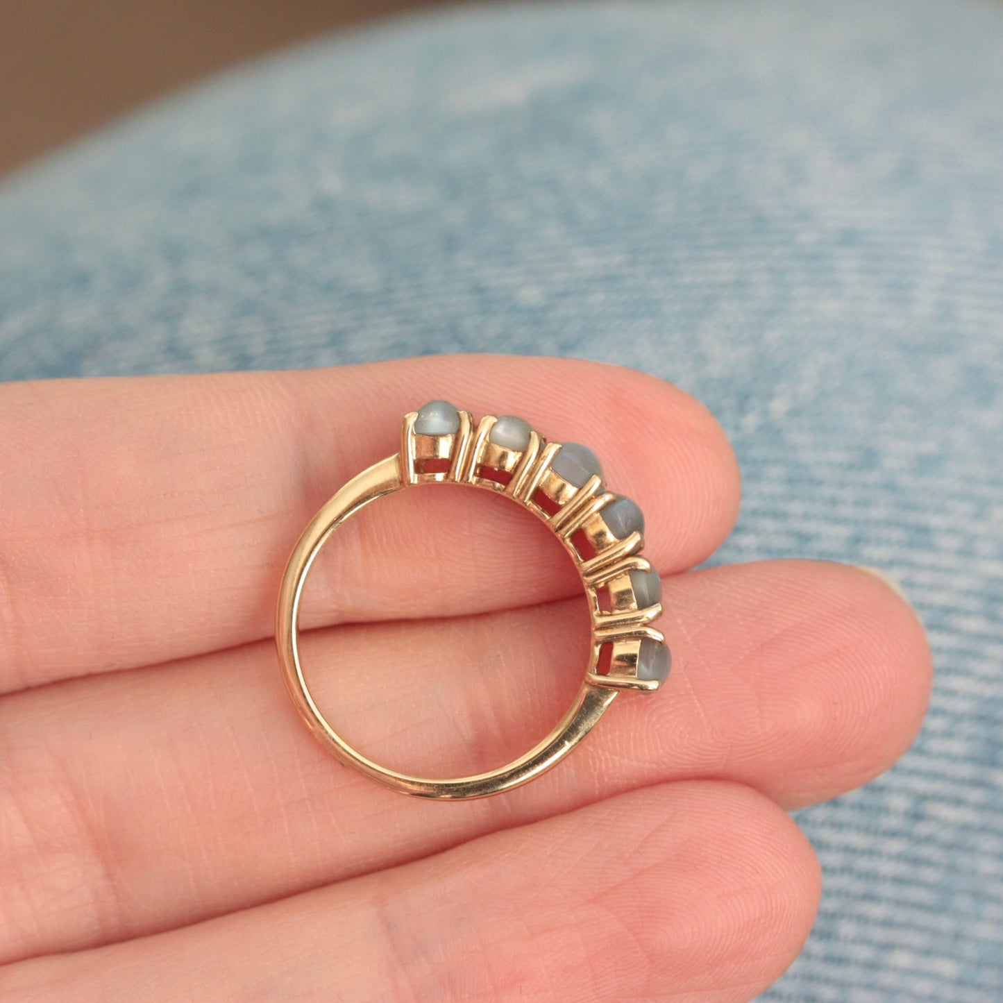 Pre-owned 9ct Gold Cats Eye Chrysoberyl 6 Stone Ring, 2005