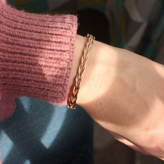 Pre-owned 9ct Gold Double Twist Hinged Bangle