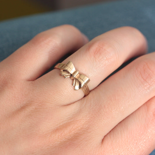 Vintage 9ct Yellow Gold Bow Ring, 1988
