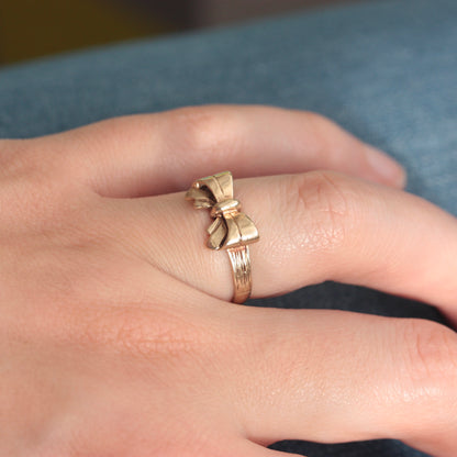 Vintage 9ct Yellow Gold Bow Ring, 1988