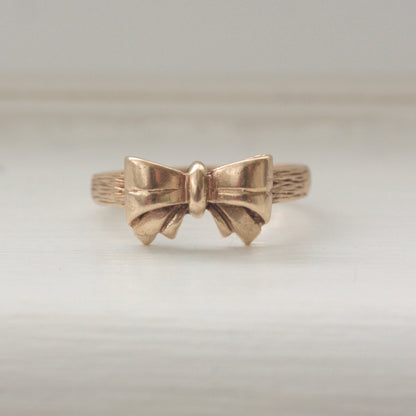 Vintage 9ct Yellow Gold Bow Ring, 1988
