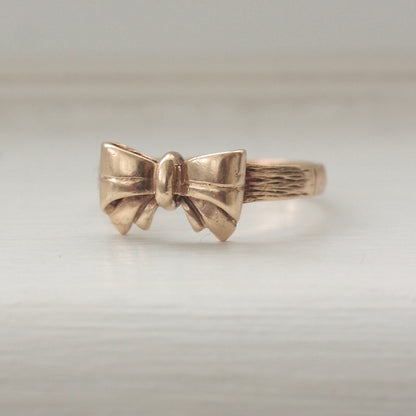 Vintage 9ct Yellow Gold Bow Ring, 1988