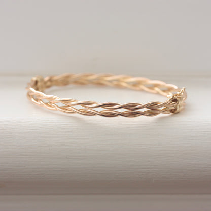 Pre-owned 9ct Gold Double Twist Hinged Bangle