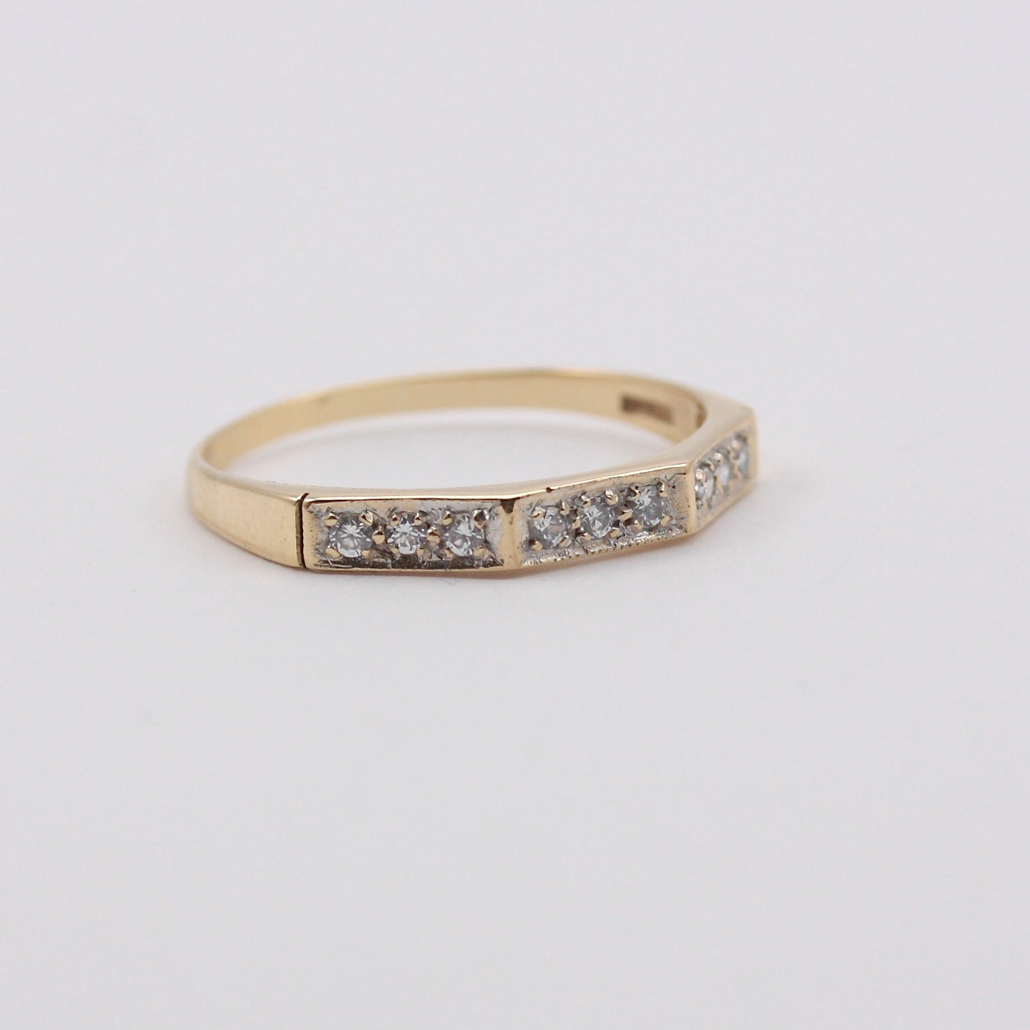 Vintage 9ct Gold Spinel Angle Front Band Ring, c1970s