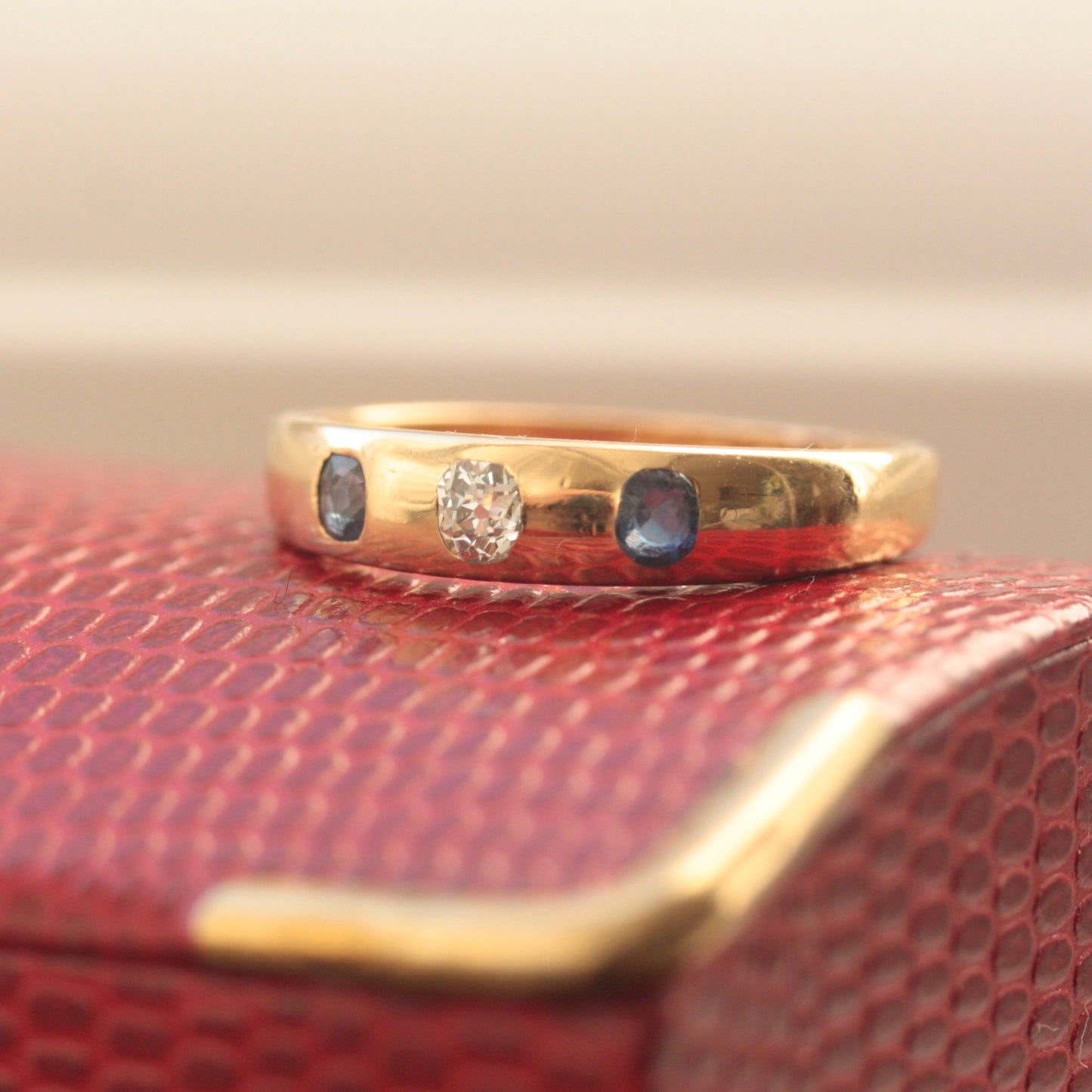 victorian 18ct gold band