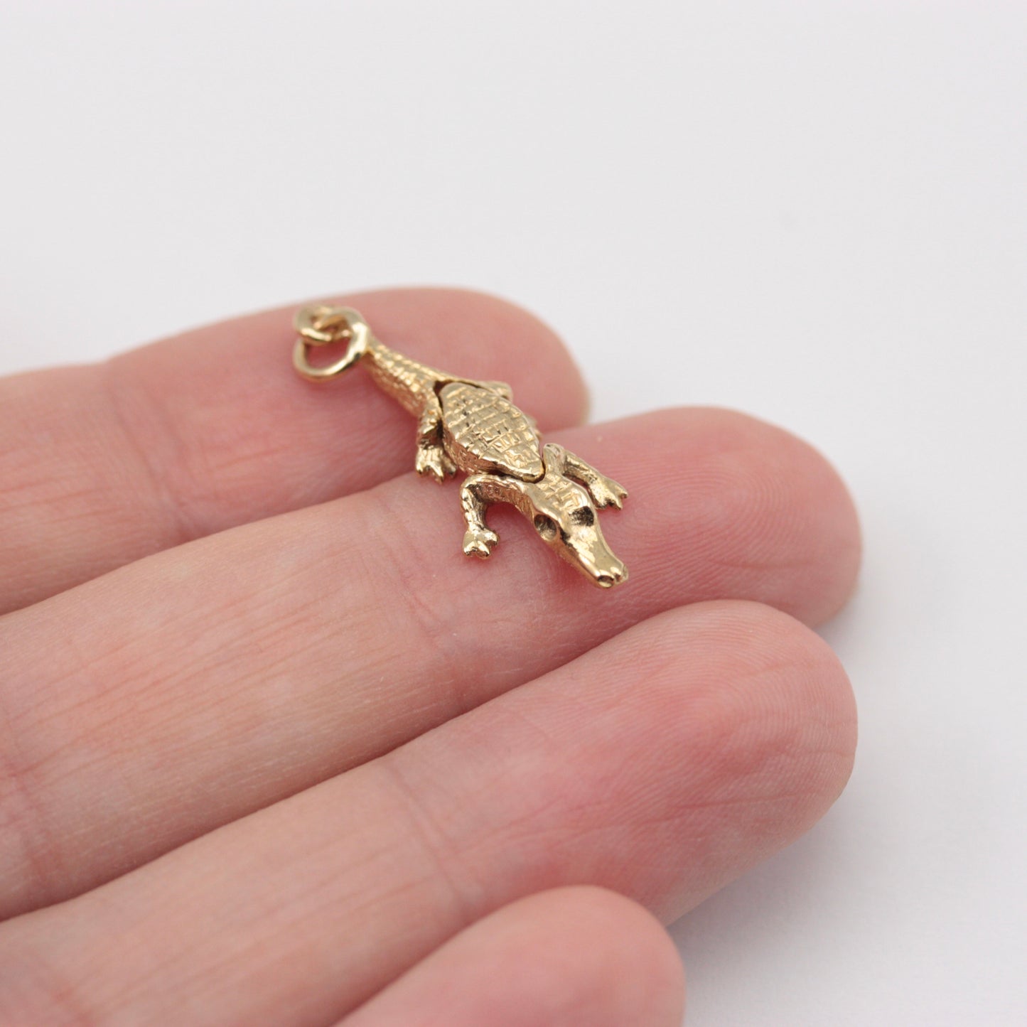 9ct gold crocodile charm