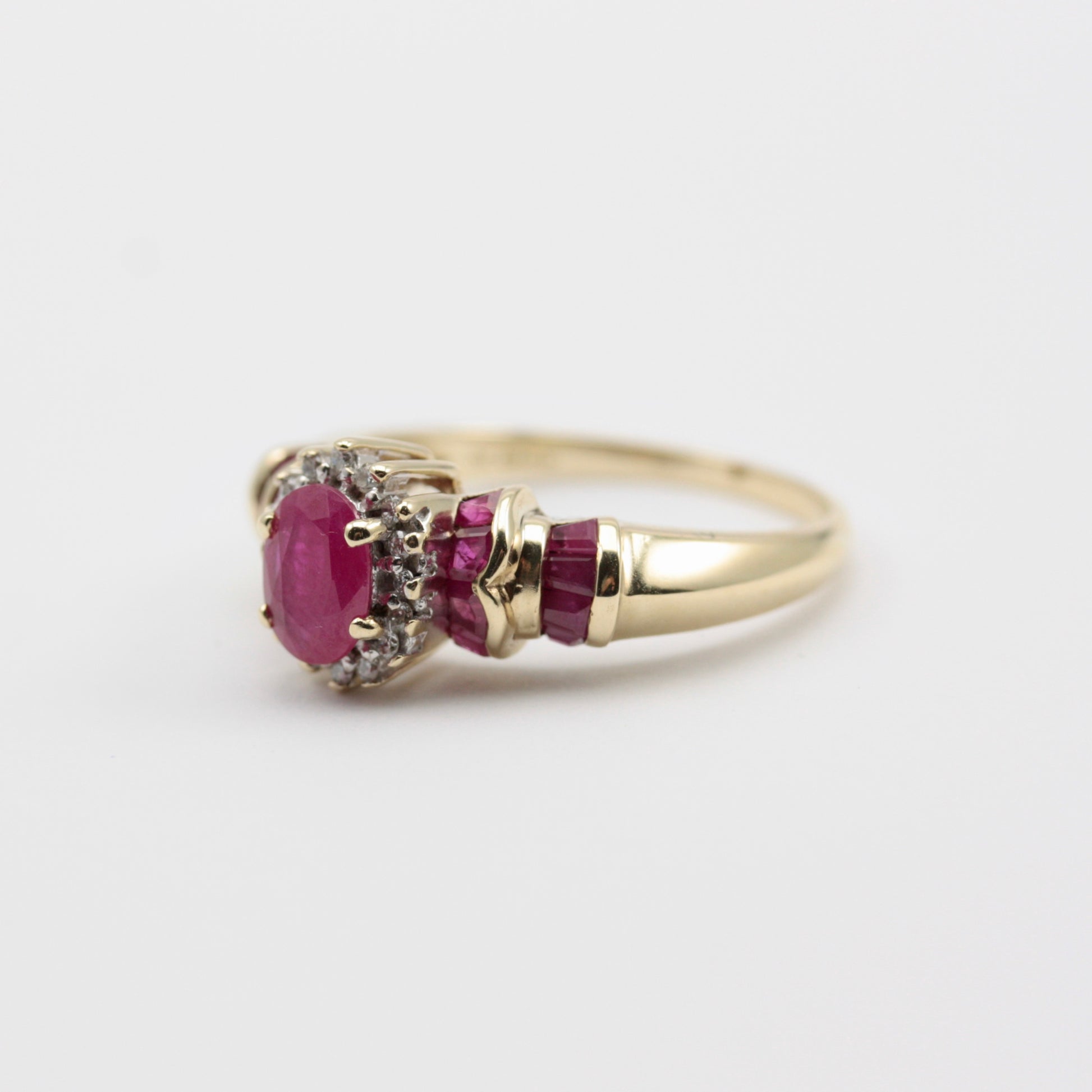 pre-owned gold and ruby ring