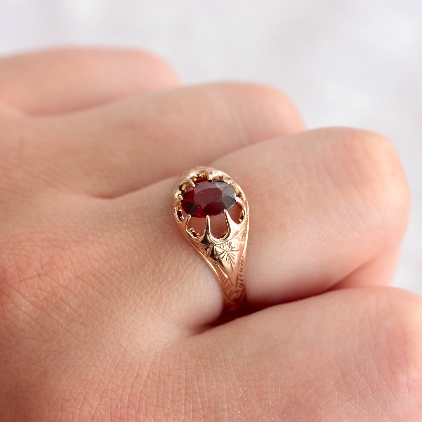 Antique 9ct Gold Belcher Set Garnet Solitaire Ring, 1916