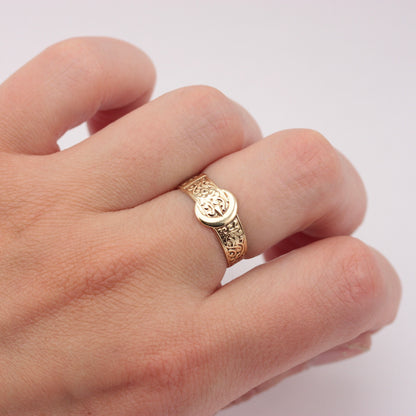 Modern Pre-owned 9ct Gold Patterned Buckle Ring