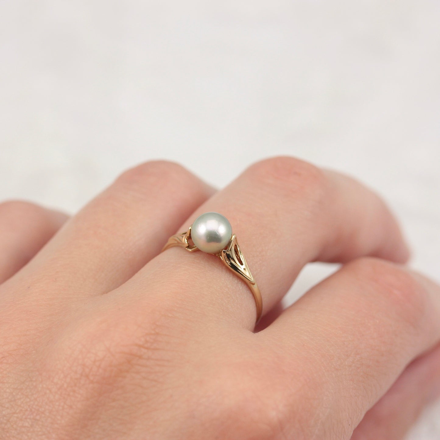 9ct gold grey cultured pearl ring