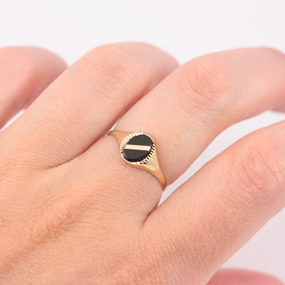 Dainty Vintage 9ct Gold Striped Onyx Ring, 1988