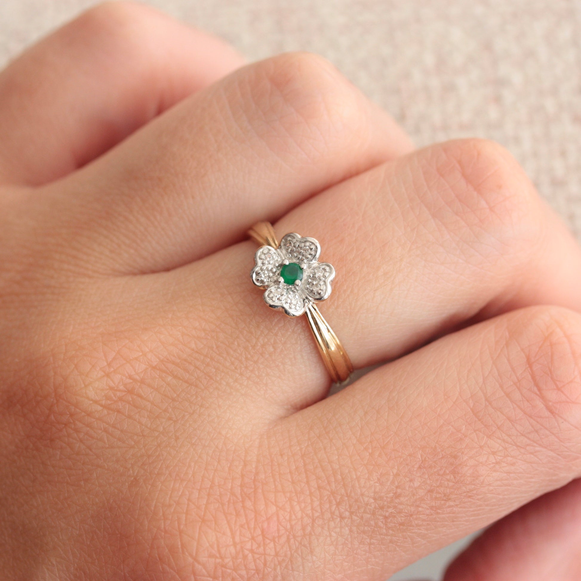 pre-owned gold clover ring