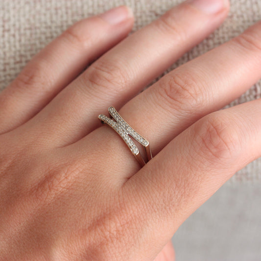 Pre-owned 9ct Gold & Diamond Flat Front Split Ring