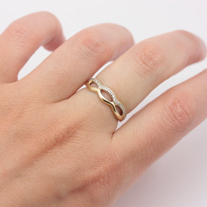 Pre-owned 9ct Gold Diamond Double Wave Ring