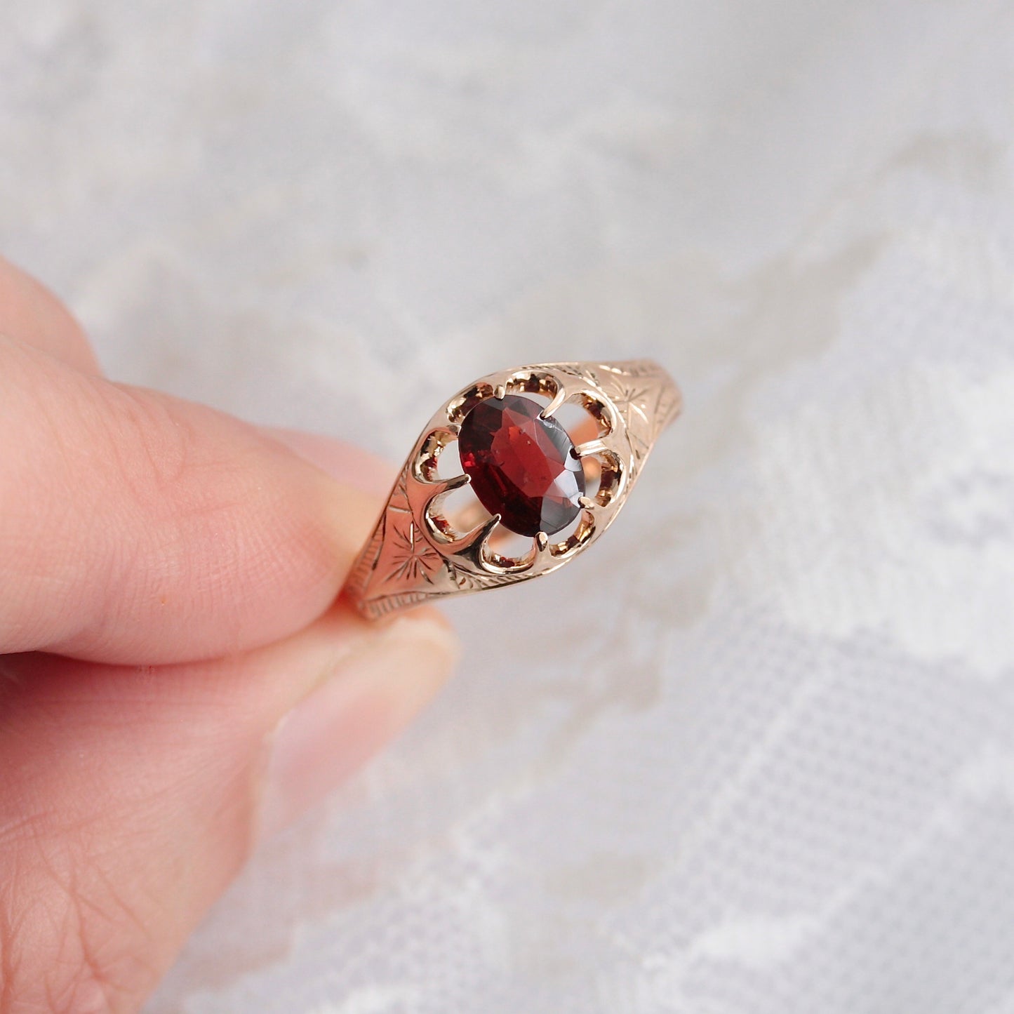 Antique 9ct Gold Belcher Set Garnet Solitaire Ring, 1916