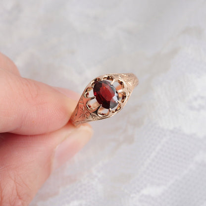 Antique 9ct Gold Belcher Set Garnet Solitaire Ring, 1916