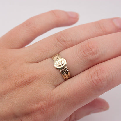 Modern Pre-owned 9ct Gold Patterned Buckle Ring