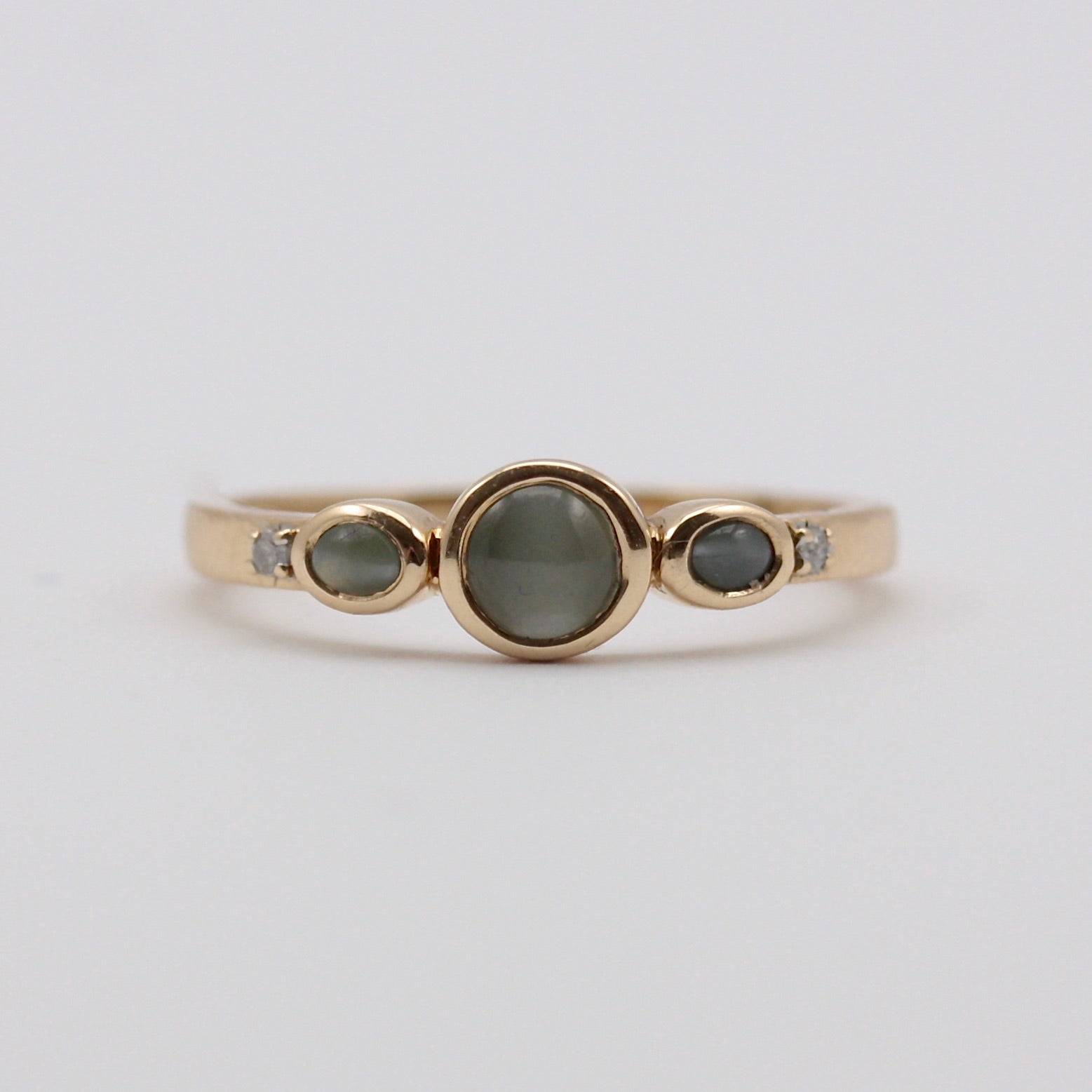 Pre-owned 9ct Gold Grey Cats Eye Chrysoberyl Ring