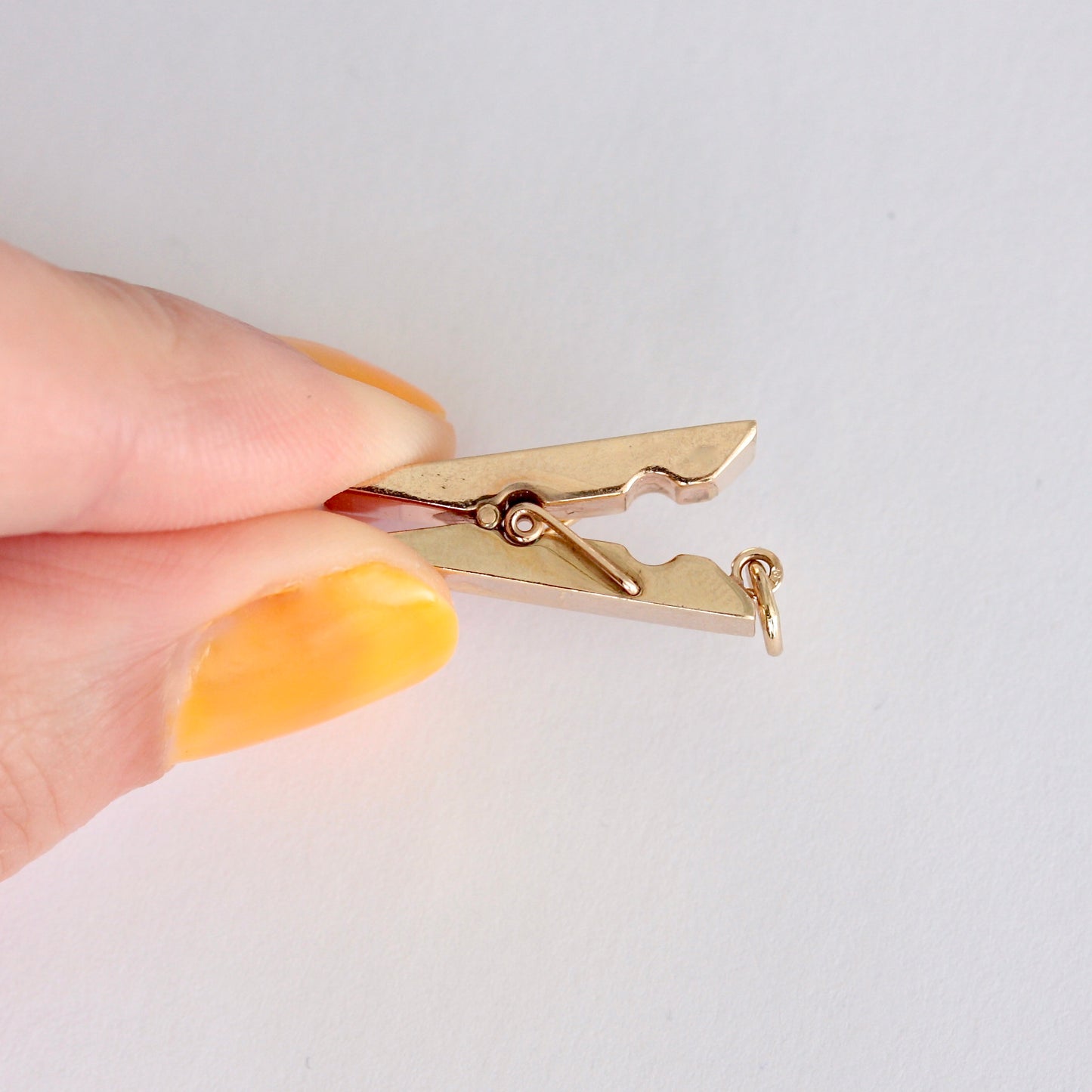 Vintage 9ct Gold Clothes Peg Charm