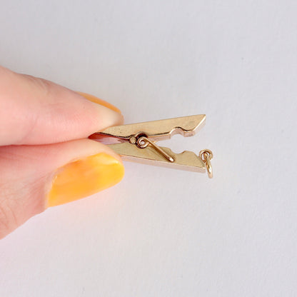 Vintage 9ct Gold Clothes Peg Charm