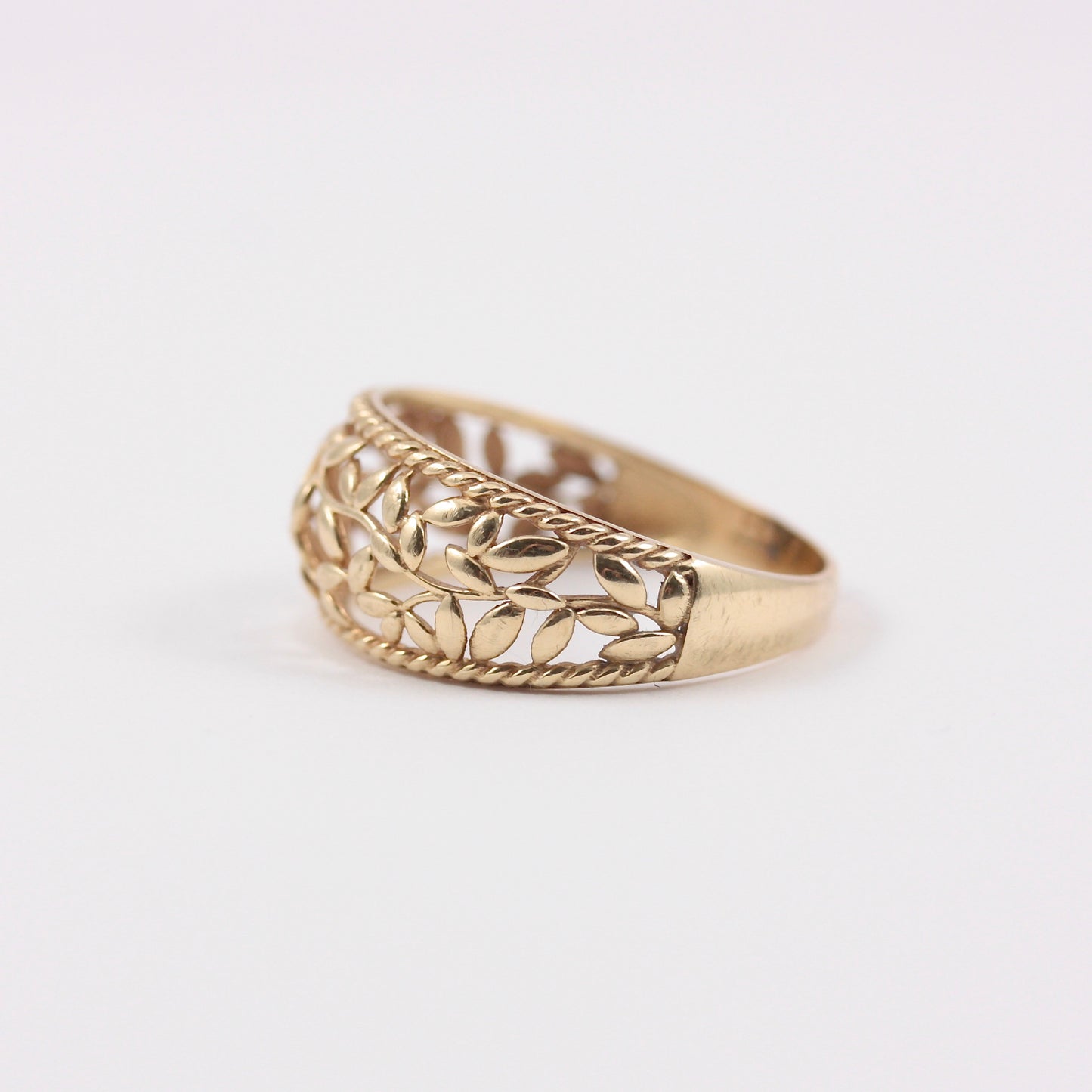 Pre-owned 9ct Gold Open Foliate Design Ring