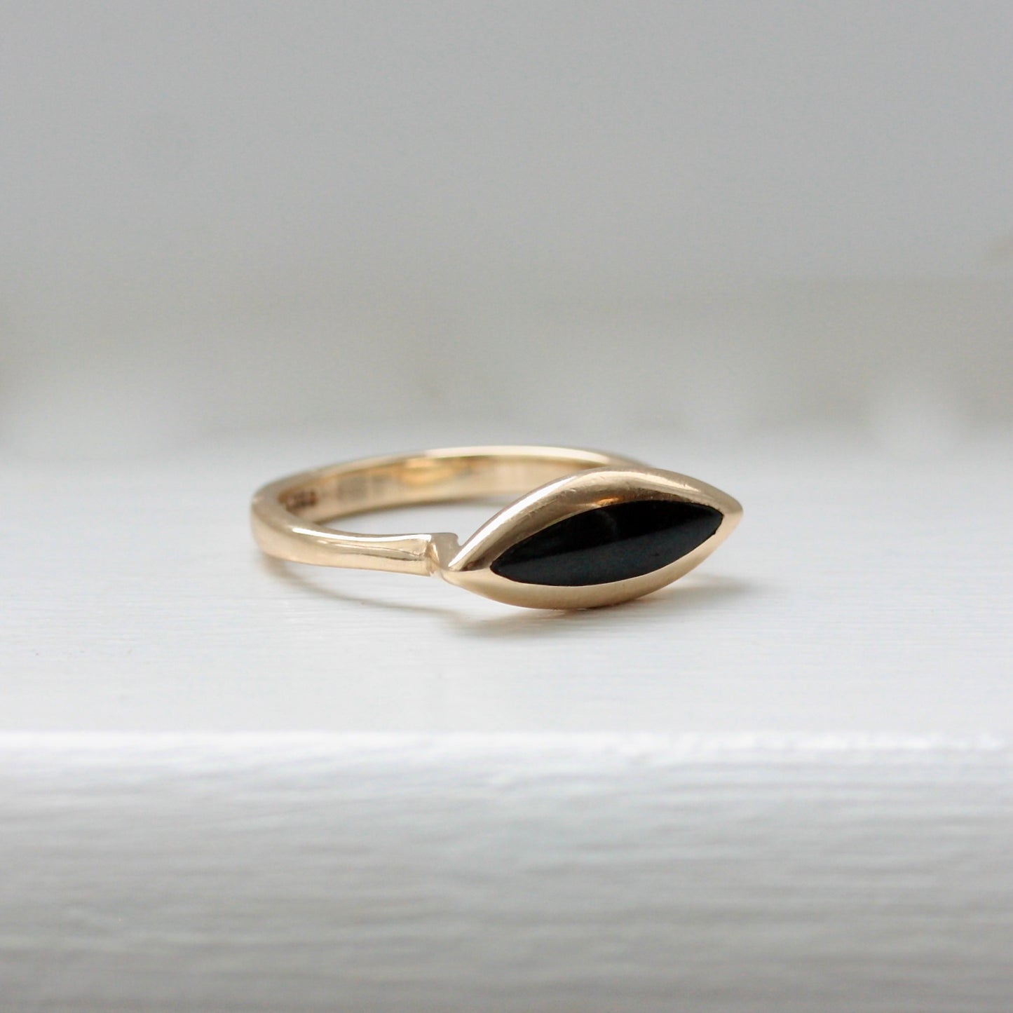 Pre-owned 9ct Gold Onyx Marquise Ring