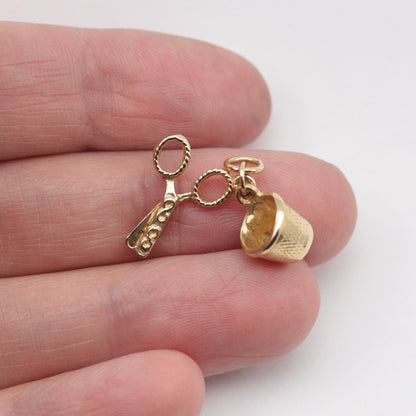 Modern Pre-owned 9ct Gold Scissors and Thimble Charm