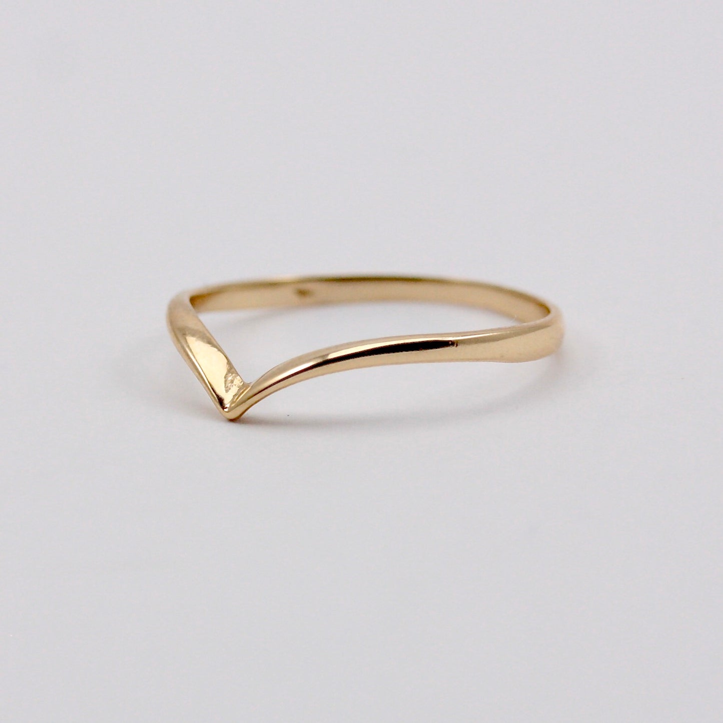 Dainty Vintage 9ct Gold Plain Wishbone Ring, 1981