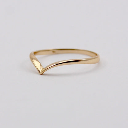Dainty Vintage 9ct Gold Plain Wishbone Ring, 1981