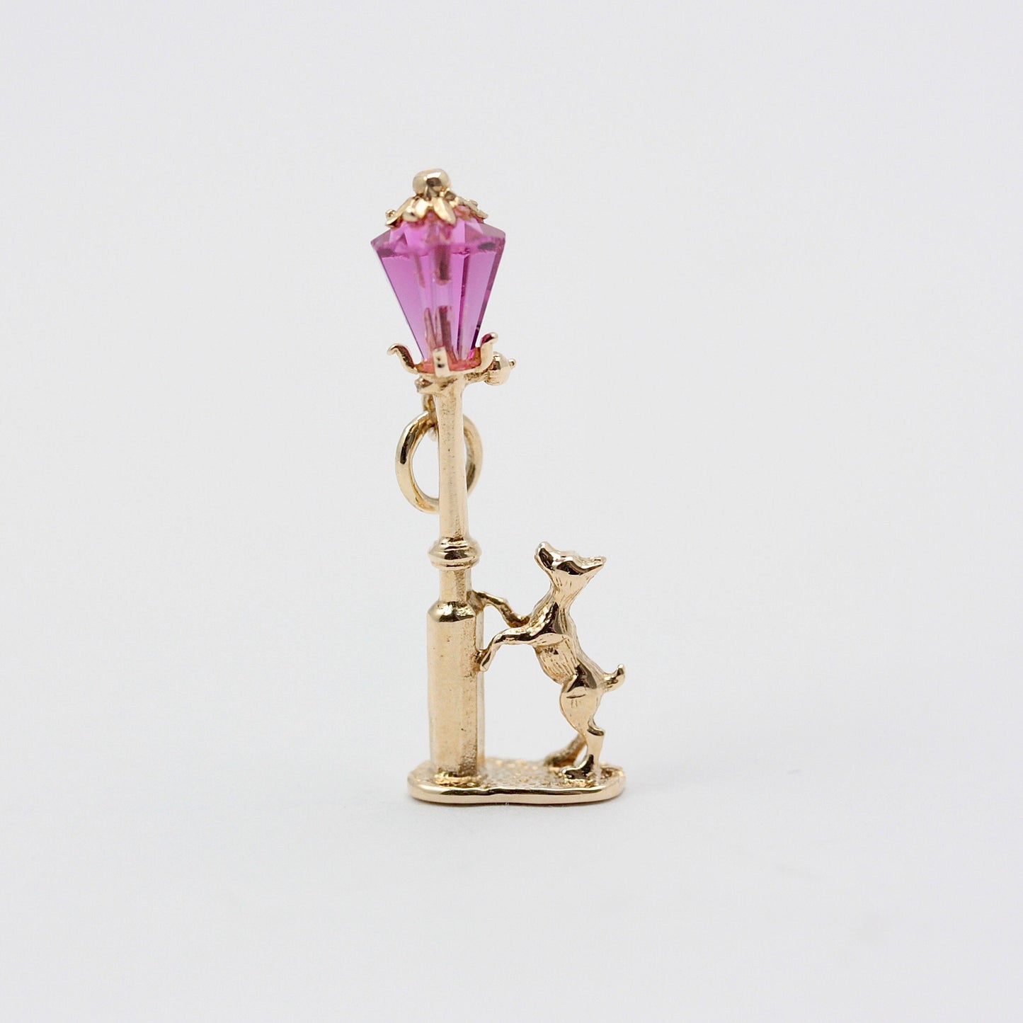 vintage 9ct gold dog under lamppost charm