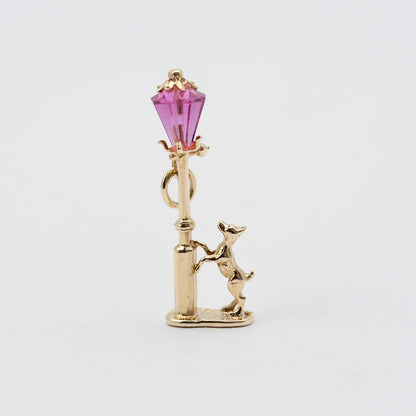 vintage 9ct gold dog under lamppost charm
