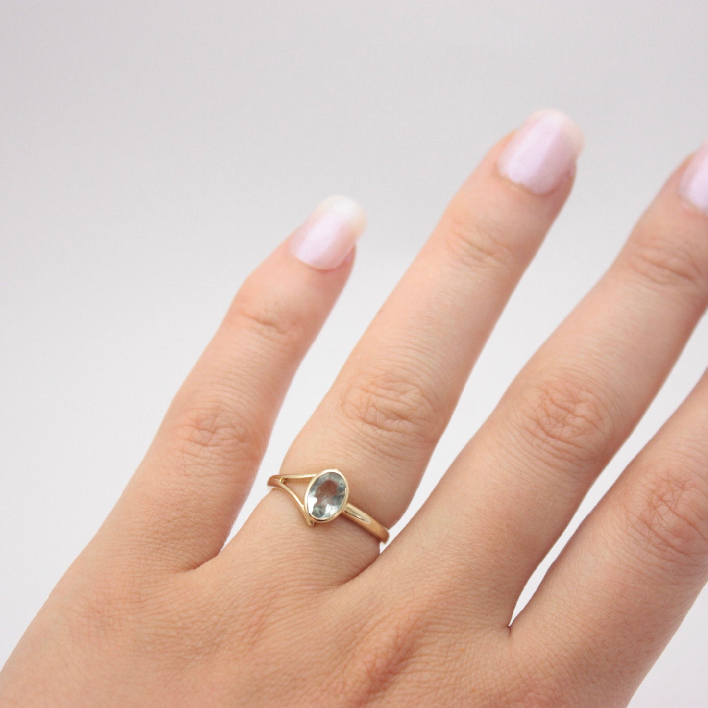 Vintage 9ct Gold Oval Pale Aquamarine Ring, 1997