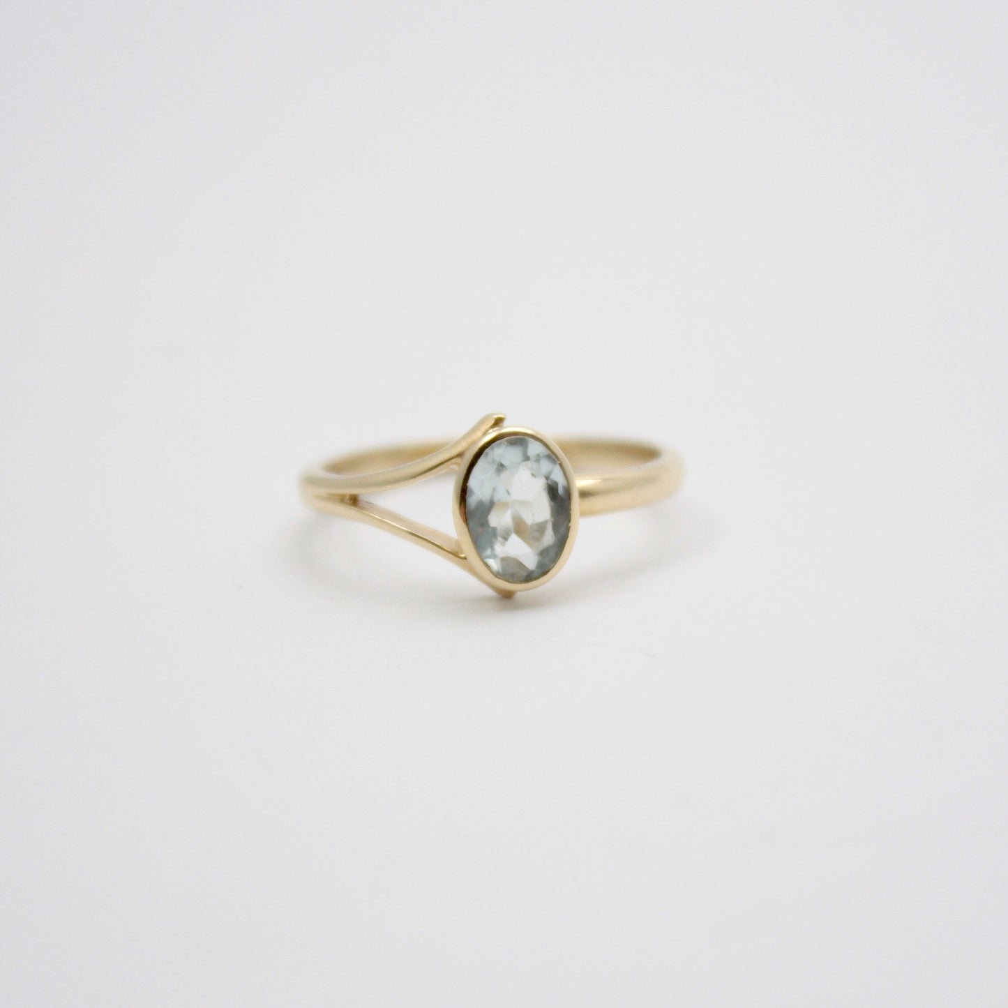 Vintage 9ct Gold Oval Pale Aquamarine Ring, 1997