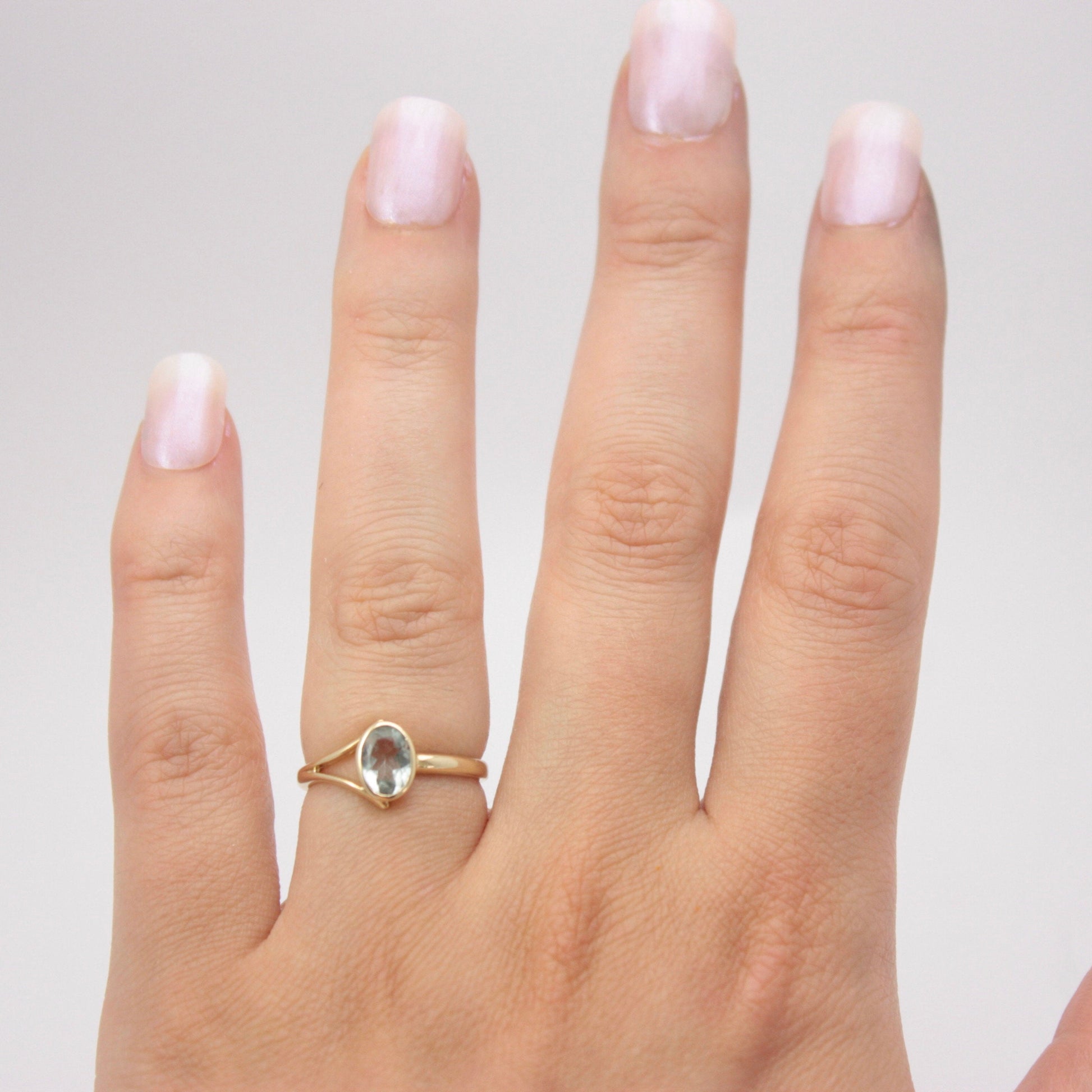 Vintage 9ct Gold Oval Pale Aquamarine Ring, 1997