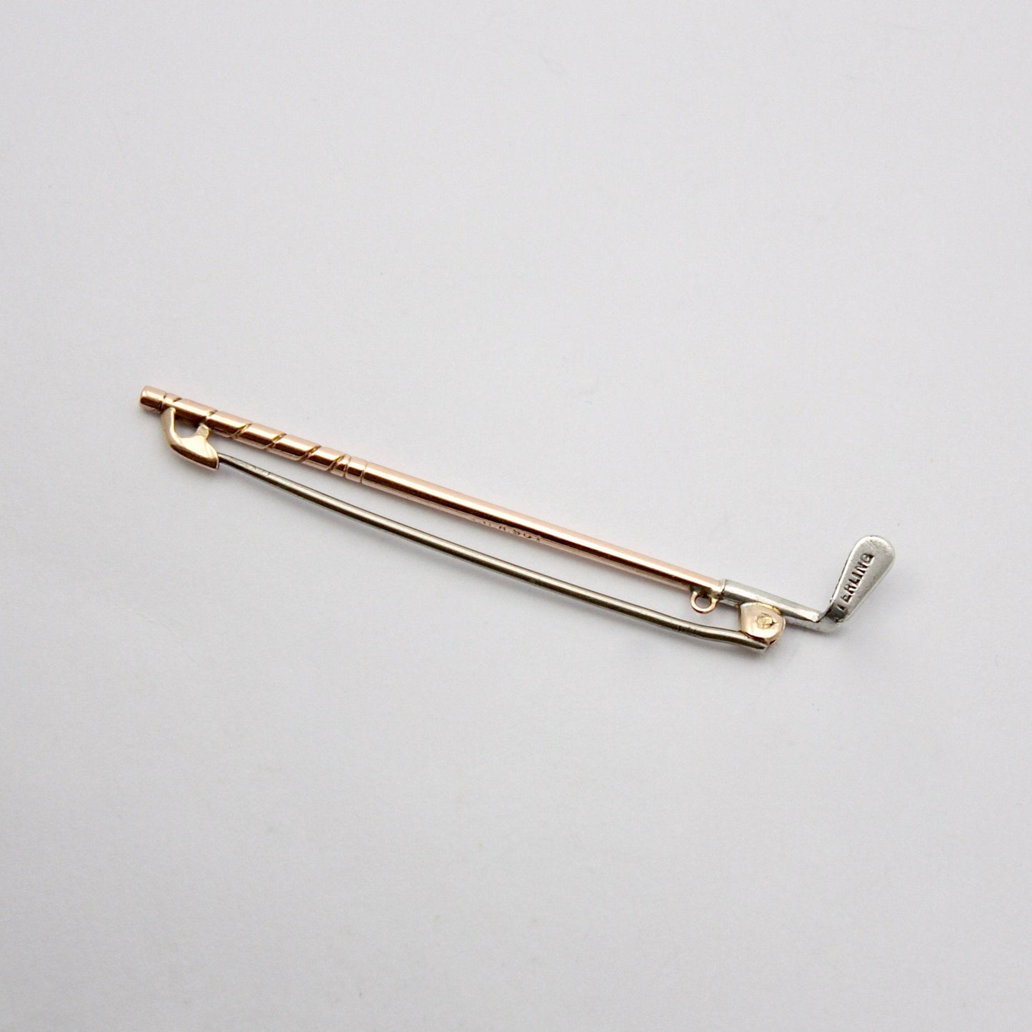 Vintage Art Deco 9ct Gold Golf Club Brooch with Sterling Silver Club Head
