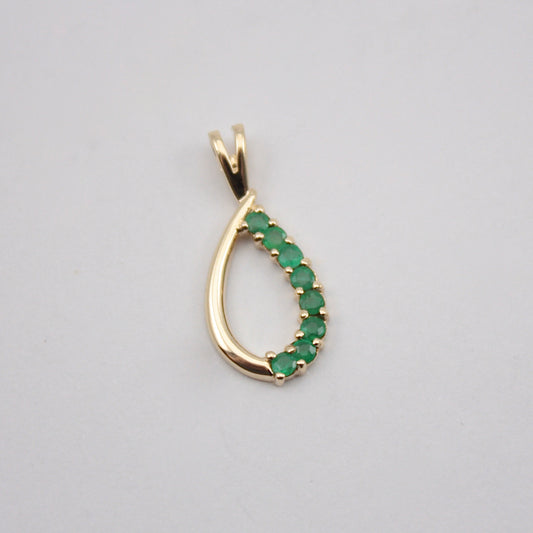 9ct gold emerald pendant
