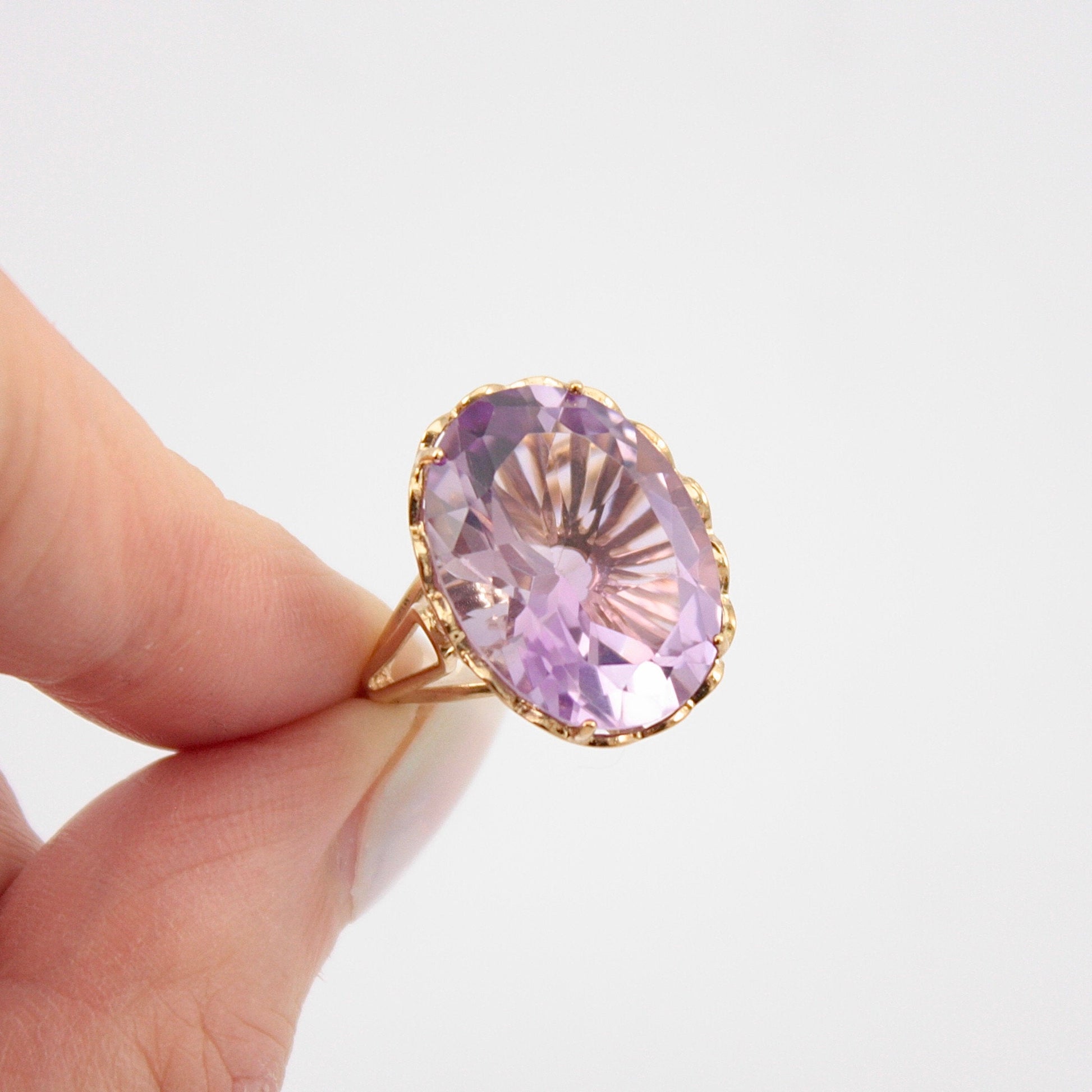 9ct gold amethyst cocktail ring 1970s
