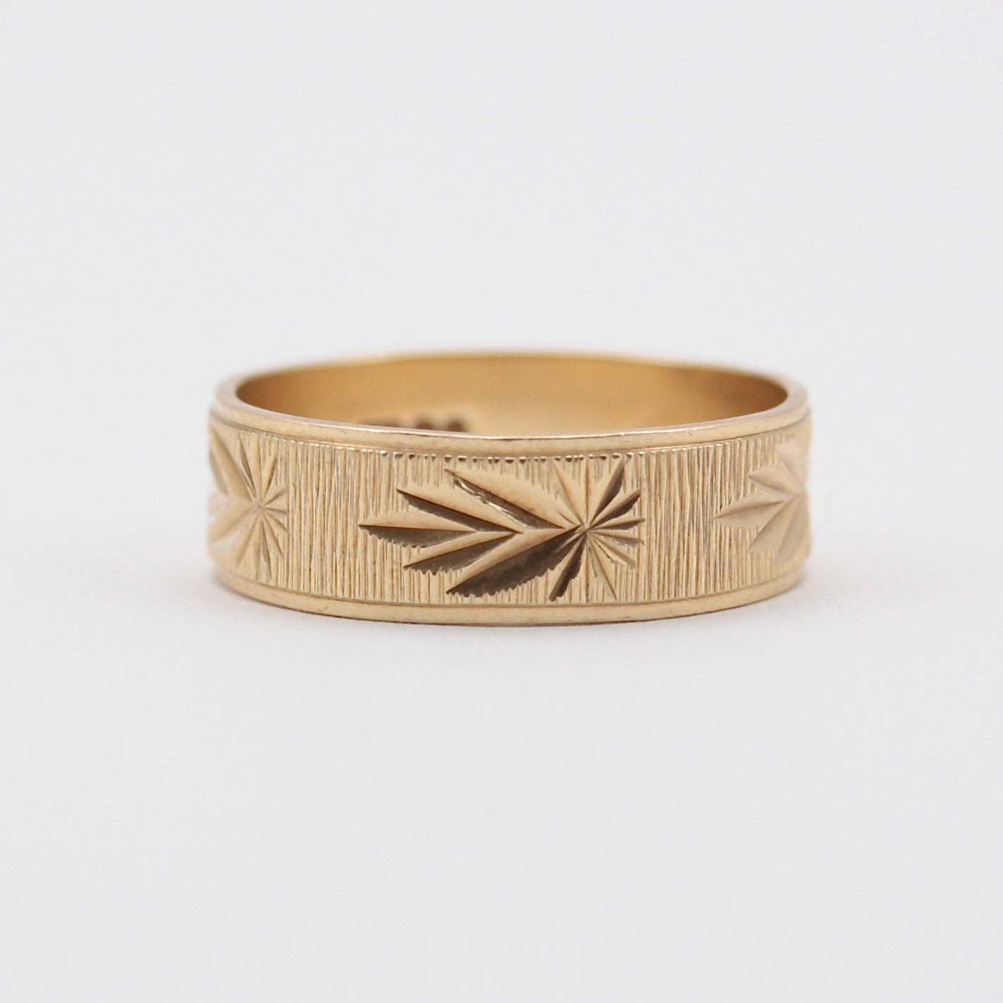 Vintage 9ct Gold Leaf Patterned Band, 1979