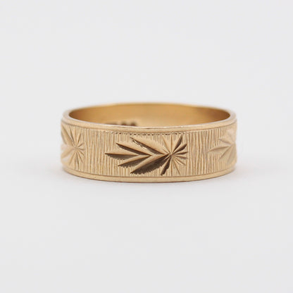 Vintage 9ct Gold Leaf Patterned Band, 1979