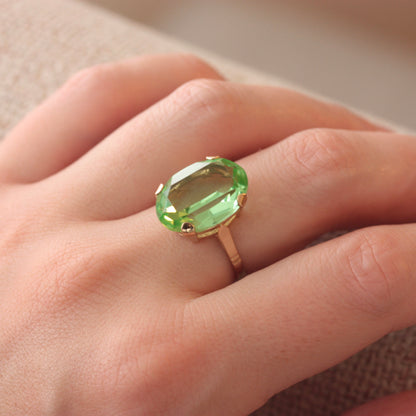 vintage 9ct gold uranium glass ring