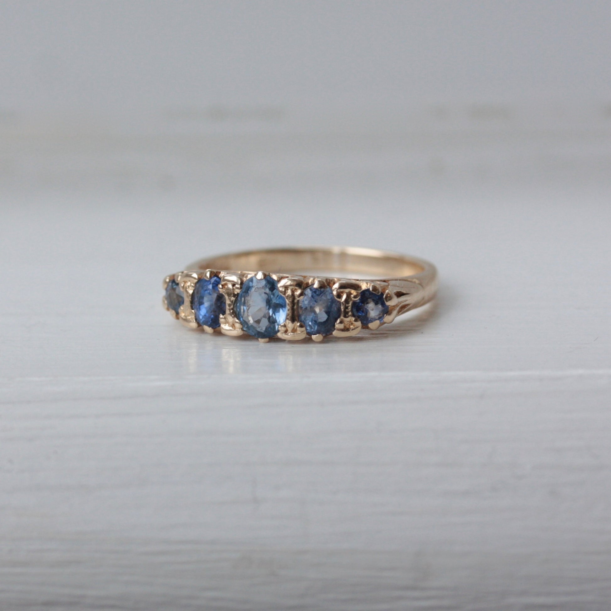 9ct gold sapphire 5 stone ring