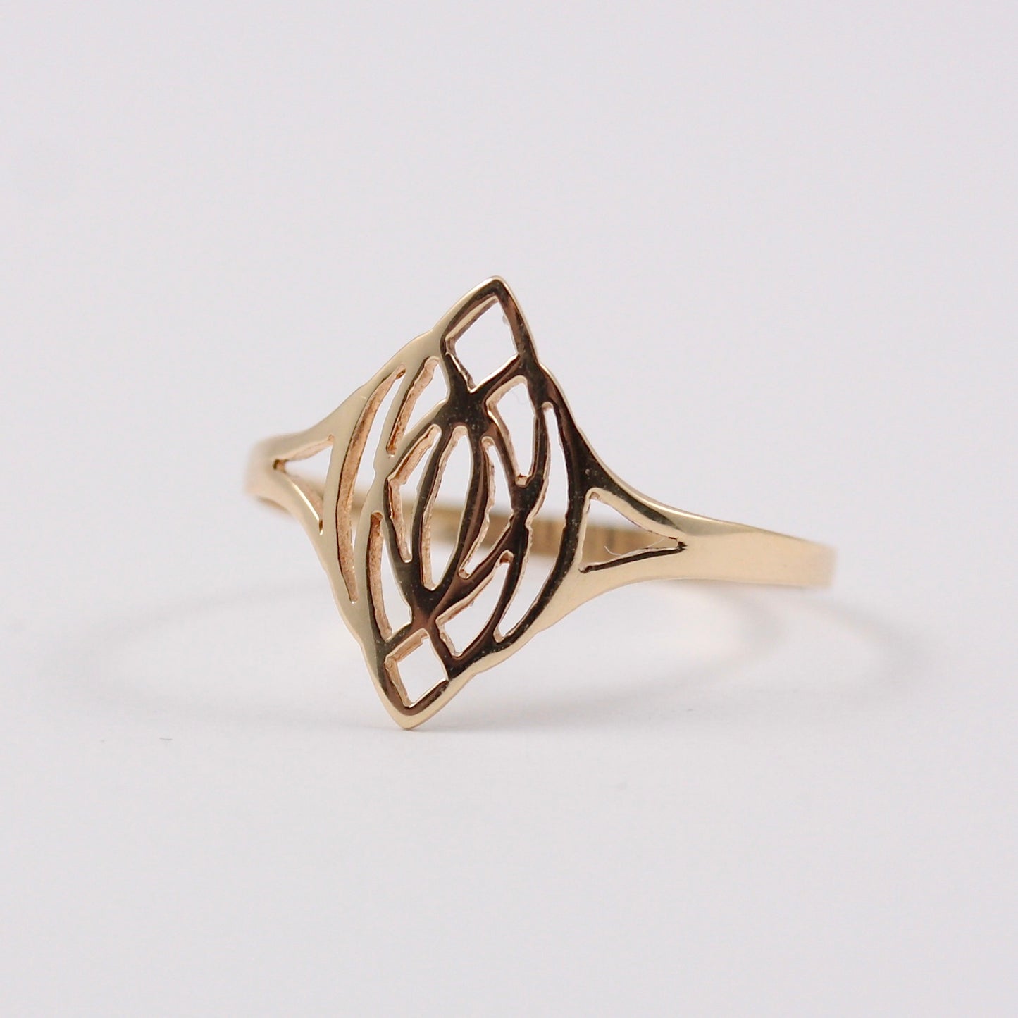 Dainty Vintage 9ct Gold Navette Openwork Ring